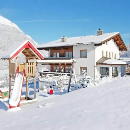 In Pitztal With Mountain Views, Cleaning Included Daire
